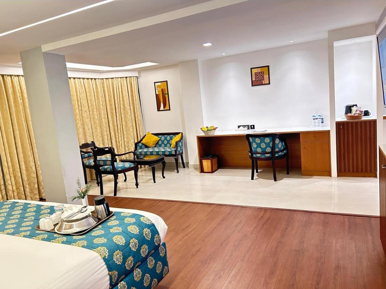 Hotel Residency Tower Thiruvananthapuram Esterno foto
