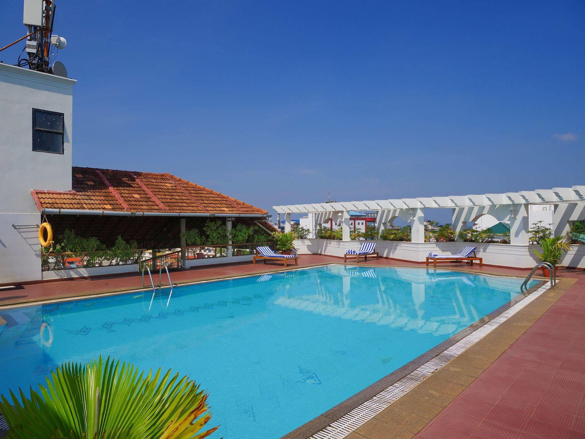 Hotel Residency Tower Thiruvananthapuram Esterno foto
